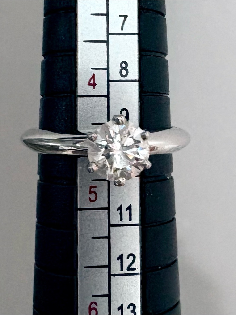 ✨TIFFANY & Co.✨ Round Diamond Engagement Ring Platinum 0.79ct H VS1 Size 4.5